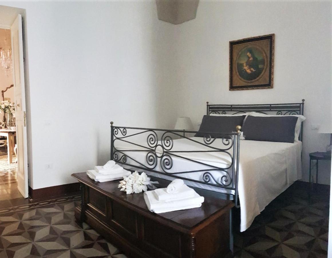 Palazzo Megha Suite & Breakfast Palmariggi Eksteriør billede